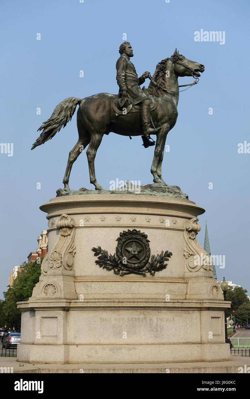 Das George Henry Thomas Memorial am Thomas Circle in Washington, D.C. ehrt General George Henry Thomas, einen prominenten General der Union Army während des Amerikanischen Bürgerkriegs. Die Gedenkstätte ist eine Hommage an seine Führung und seinen Beitrag zum Sieg der Union. Stockfoto