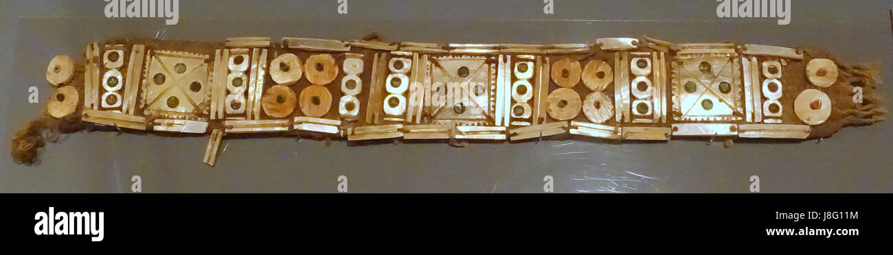 Stirnband, Peru, Nackthund oder Chimu, Mittel- oder Nordküste, c. 1000 1470 AD, Baumwolle, Schale, Stein Krannert Art Museum, UIUC DSC06457 Stockfoto