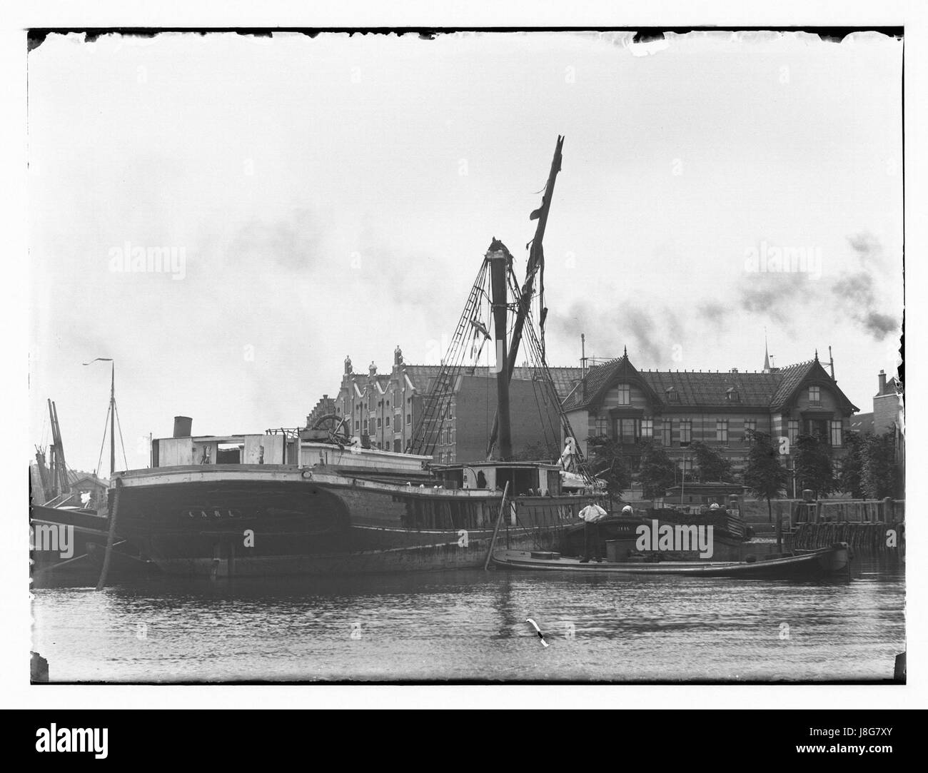 Foto von Jacob Olie, das Amsterdams Viertel Houthaven im Jahr 1894 zeigt und die historische Stadtlandschaft zeigt. Stockfoto
