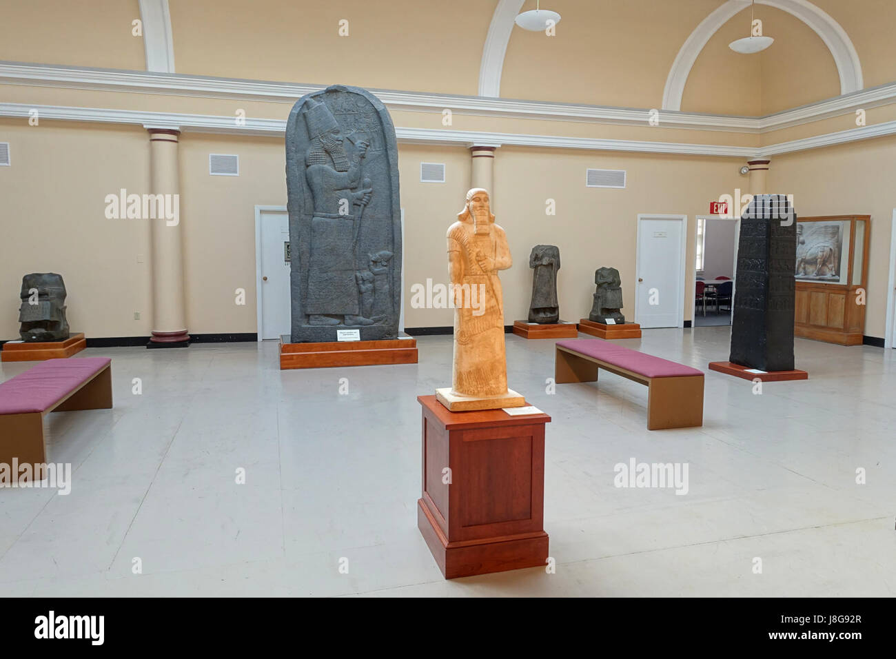 Das Harvard Semitic Museum in Cambridge, MA, beherbergt eine Sammlung zu semitischen Kulturen, die Artefakte und Studien zu antiken semitischen Zivilisationen zeigt. Stockfoto