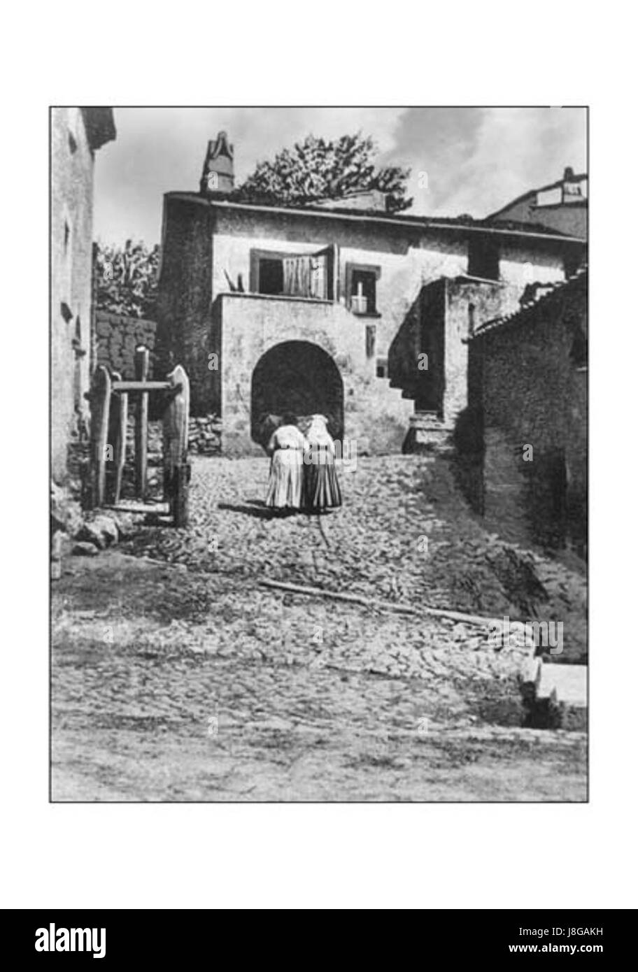„Ferentino storica rutorci“ bezieht sich auf historische Aspekte von Ferentino, einer Stadt in der italienischen Region Latium. Der Begriff „rutorci“ kann sich auf bestimmte historische Stätten, Ereignisse oder kulturelle Elemente beziehen, die mit der Geschichte Ferentinos in Verbindung stehen. Stockfoto