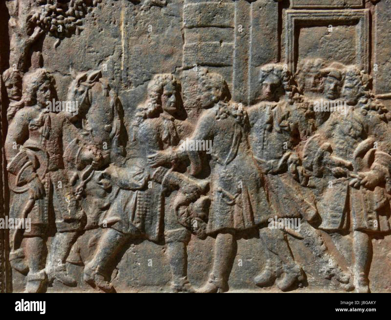 Die Szene zeigt den französischen König Ludwig XIV., der den im Exil lebenden Jakob II. Von England begrüßt, nachdem Jakob während der glorreichen Revolution niedergelegt wurde. Stockfoto