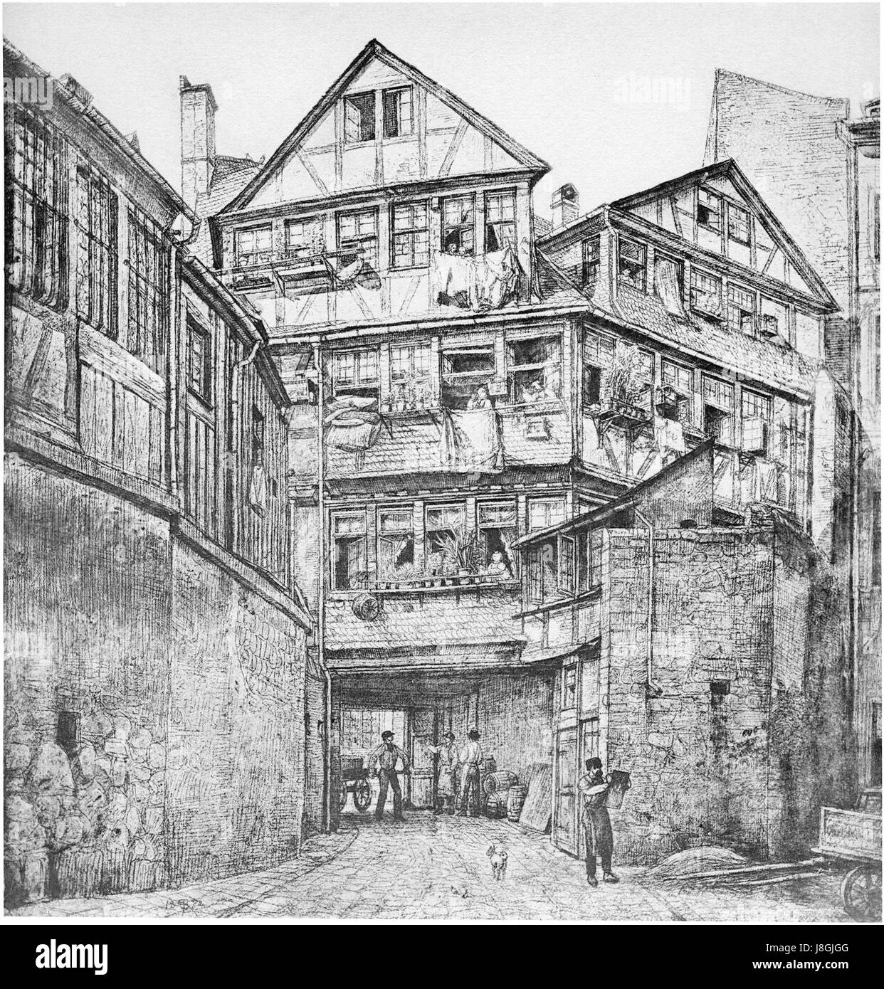 Diese Fotografie aus dem Jahr 1872 zeigt den HinterhÃ¤-Nutzer (Hinterhäuser) in der Judengasse von Frankfurt am Main und gibt Einblick in den architektonischen Stil und das soziale Leben jüdischer Gemeinden in der Stadt im 19. Jahrhundert. Stockfoto