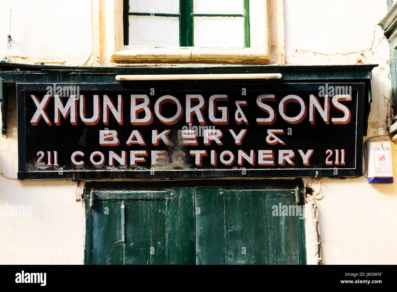 Xmunborg & Söhne, Bäckerei und Konditorei shop Zeichen, Floriana, Valletta, Malta. Stockfoto