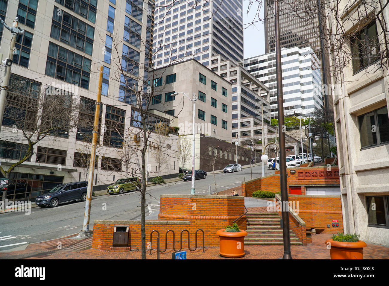 Straßenansicht in Seattle Downtown - SEATTLE / WASHINGTON - 11. April 2017 Stockfoto