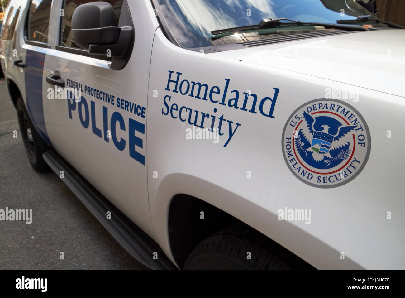 Abteilung der Heimat schützenden Bundesdienst Sicherheitsfahrzeug mit Logo New York City USA Stockfoto