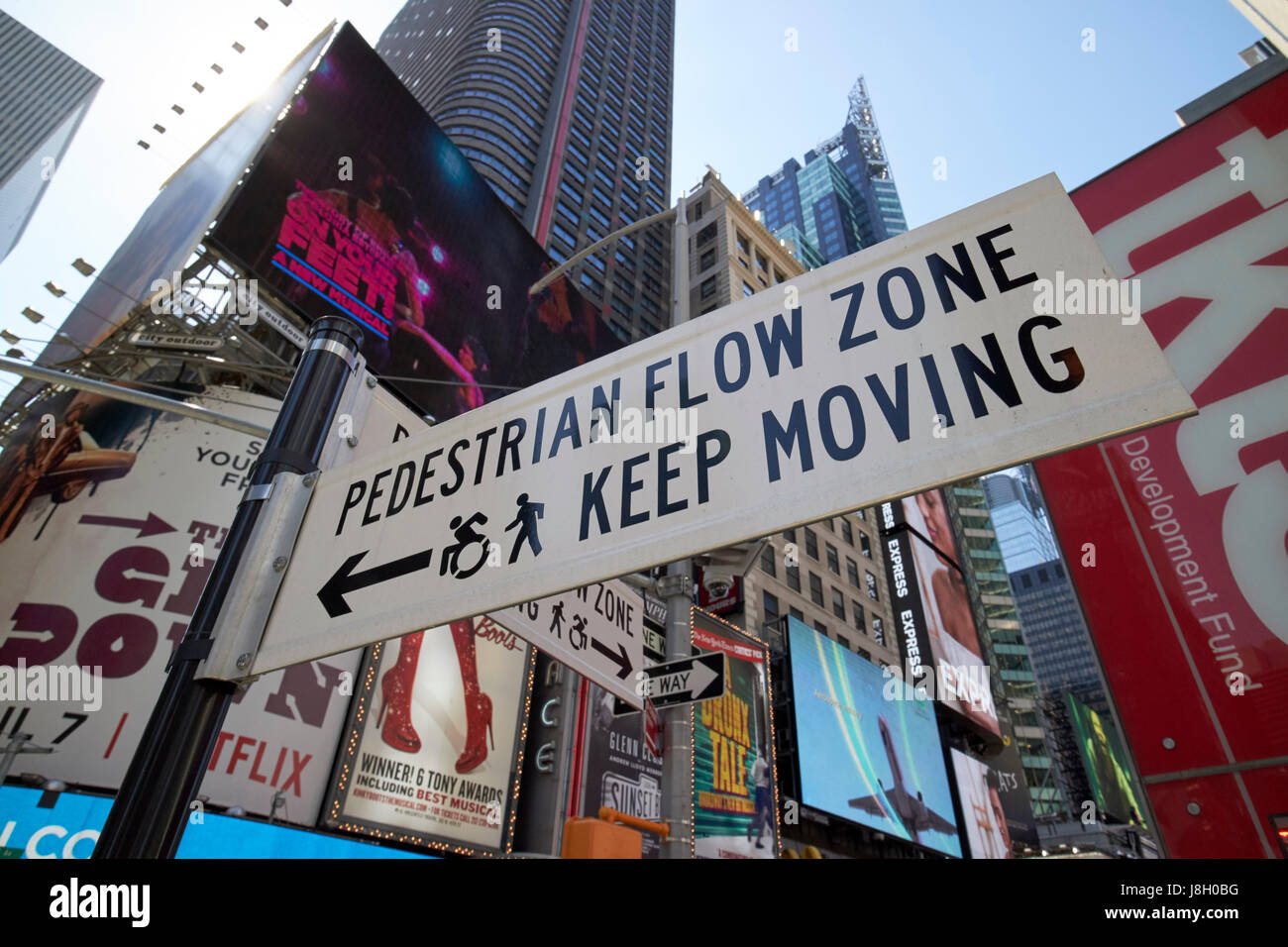 Fußgängerzone Flow Zone bewegen Zeichen in Times Square New York City USA Stockfoto