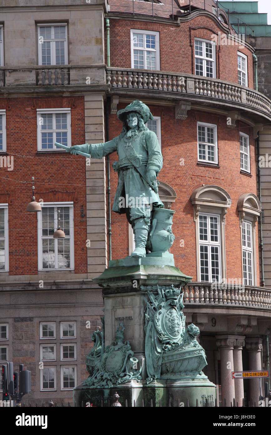 Statue des dänisch-norwegischen Admiral Niels Juel in Kopenhagen ...