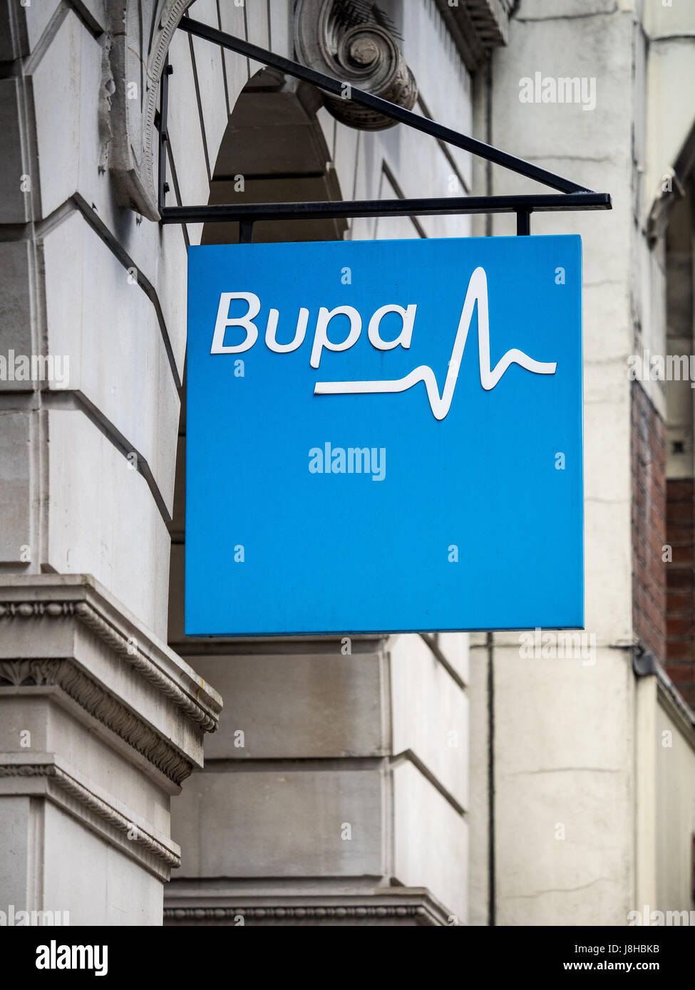 Melden Sie sich außerhalb einer BUPA-Klinik in der City of London, UK Stockfoto