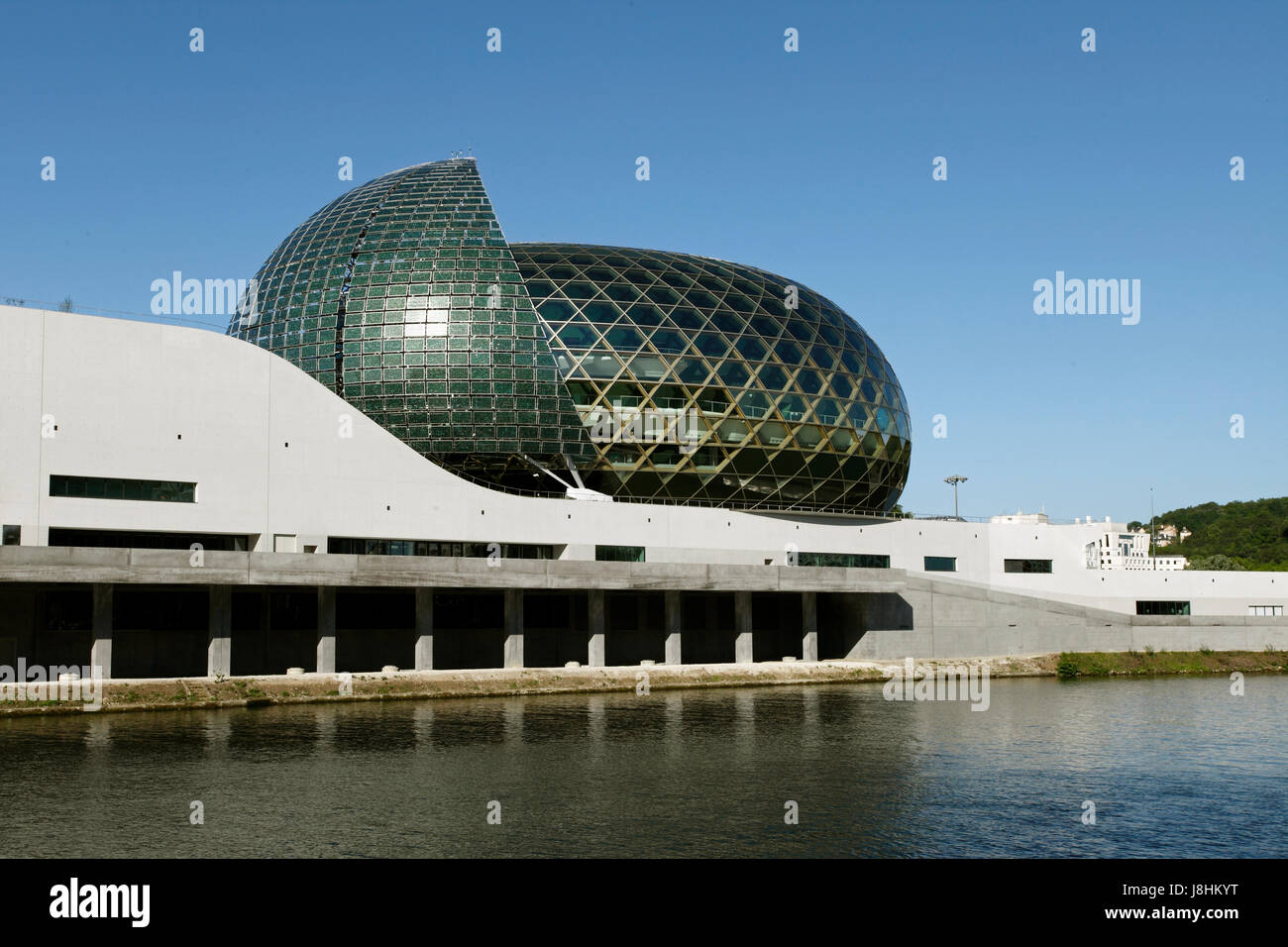 Insel Seguin.  Blick von der Cité Musicale de l ' Ile Seguin, Boulogne-Billancourt. Paris, Frankreich. Neubau eines Konzertsaales. Geöffnet April 2017. Stockfoto