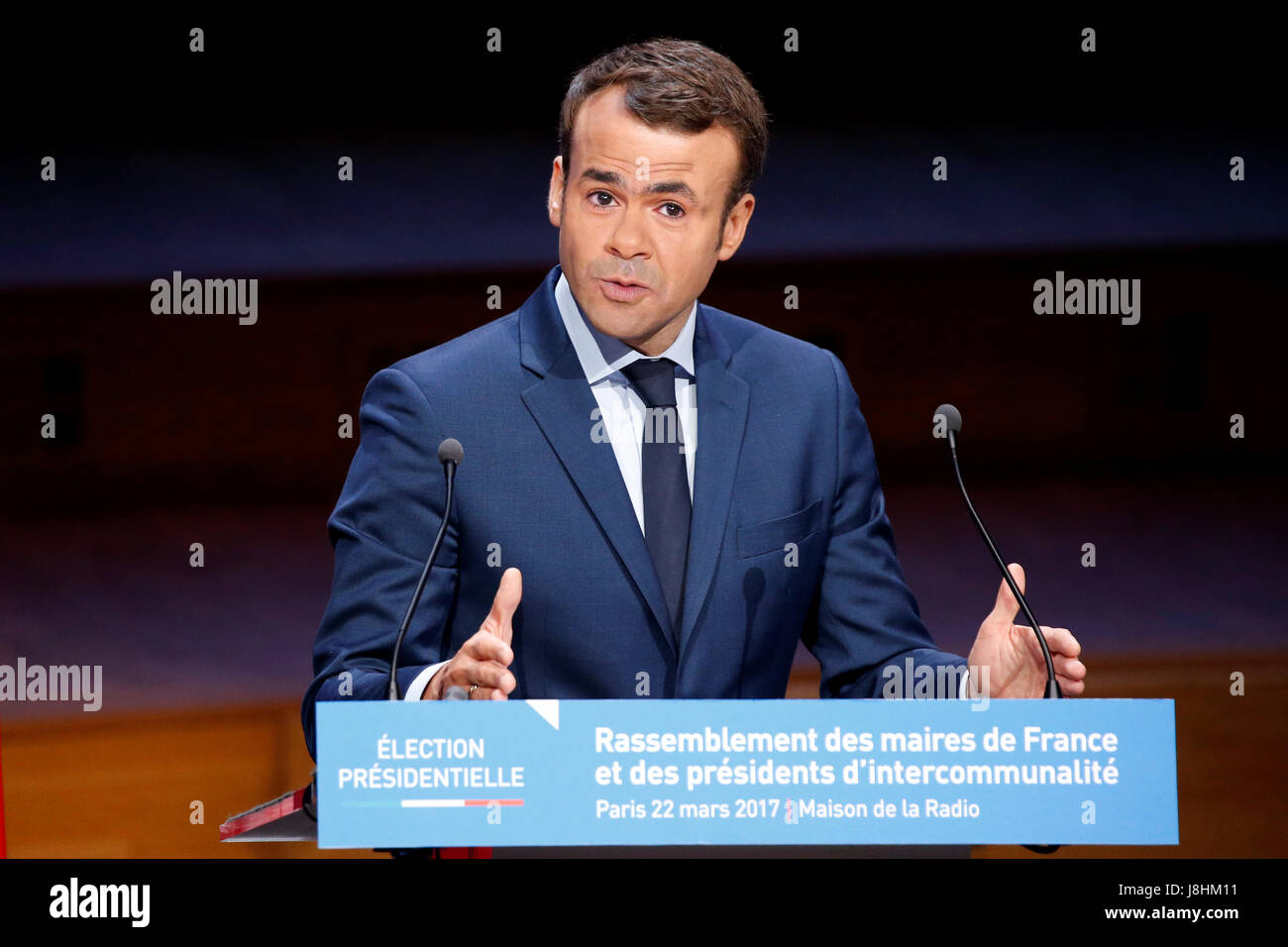 Jamel Debbouze, Leiter der politischen Bewegung En Marche! (oder Onwards!) und Kandidaten für die Präsidentschaftswahl 2017 liefert seine Rede bei der Stockfoto Jamel Debbouze, Leiter der politischen Bewegung En Marche! (oder Onwards!) und Kandidaten für die Präsidentschaftswahl 2017 liefert seine Rede bei der Stockfoto