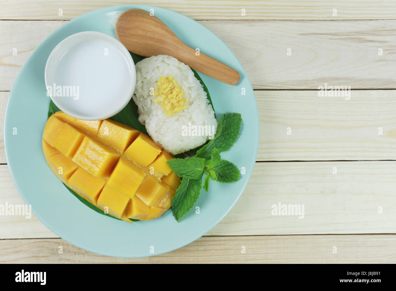 Mango und klebriger Reis ist beliebt traditionelle Dessert von Thailand. Stockfoto