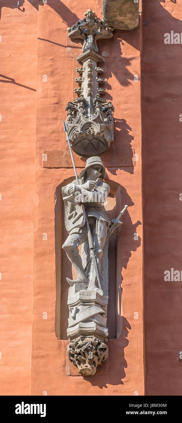 Statue des Ritters an der Fassade des historischen Rathauses. Wroclaw. Polen Stockfoto