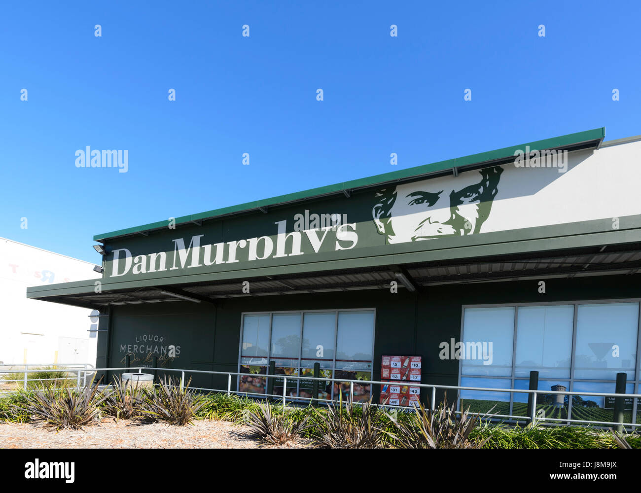 Schaufenster von Dan Murphy Spirituosengeschäft, Shellharbour, New South Wales, Australia, New South Wales, Australien Stockfoto