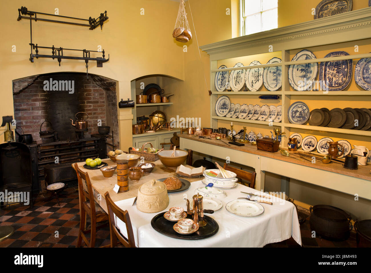 Großbritannien, England, Derbyshire, Derby, Friar Tor, Pickford Haus-Museum innen, georgische Küche Stockfoto