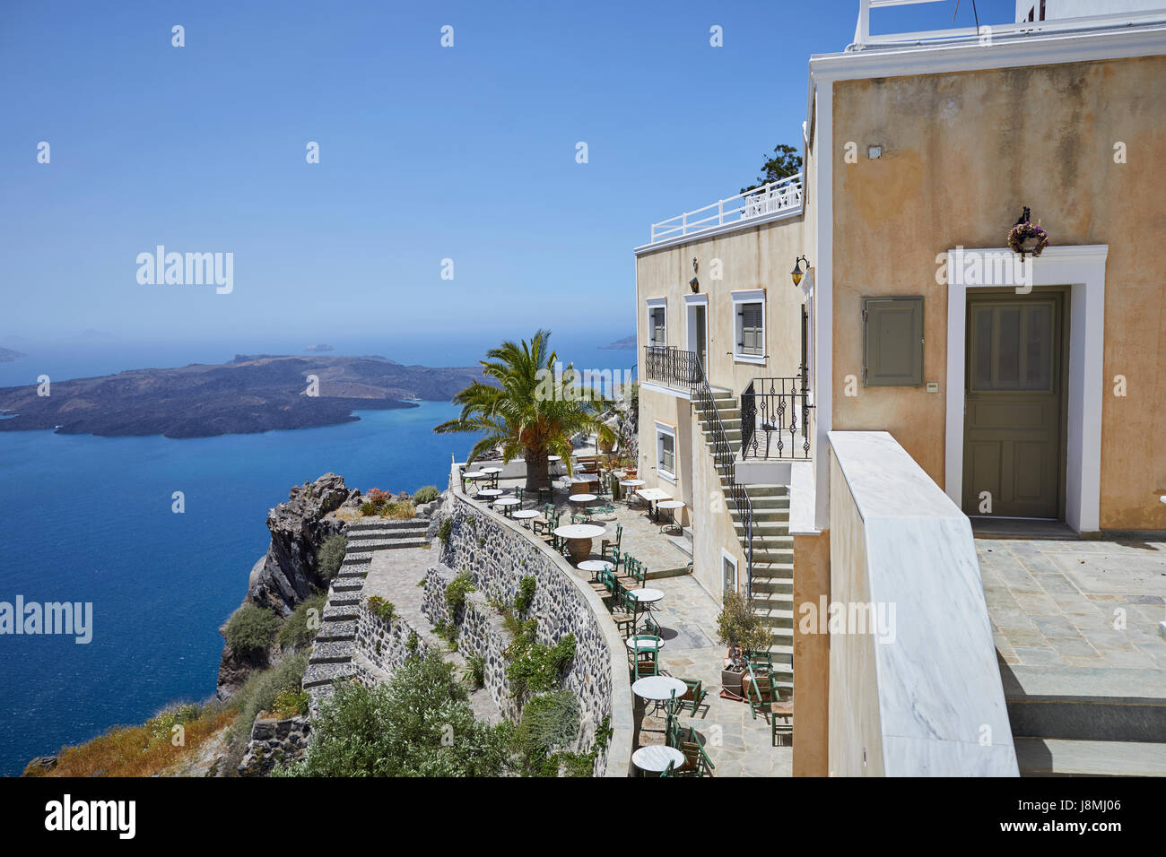 Vulkanische griechische Insel Santorin eine der Kykladen im Ägäischen Meer. Fira, die Hauptstadt der Insel Stockfoto