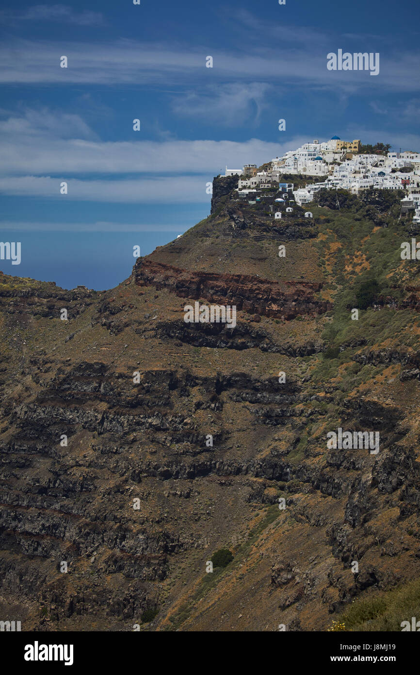 Vulkanische griechische Insel Santorin eine der Kykladen im Ägäischen Meer. Fira, die Hauptstadt der Insel Stockfoto