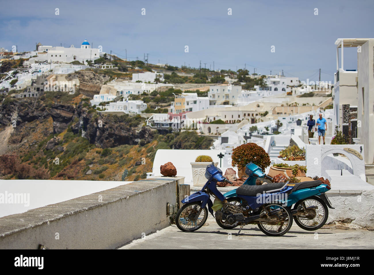 Vulkanische griechische Insel Santorin eine der Kykladen im Ägäischen Meer. Fira, die Hauptstadt der Insel Stockfoto