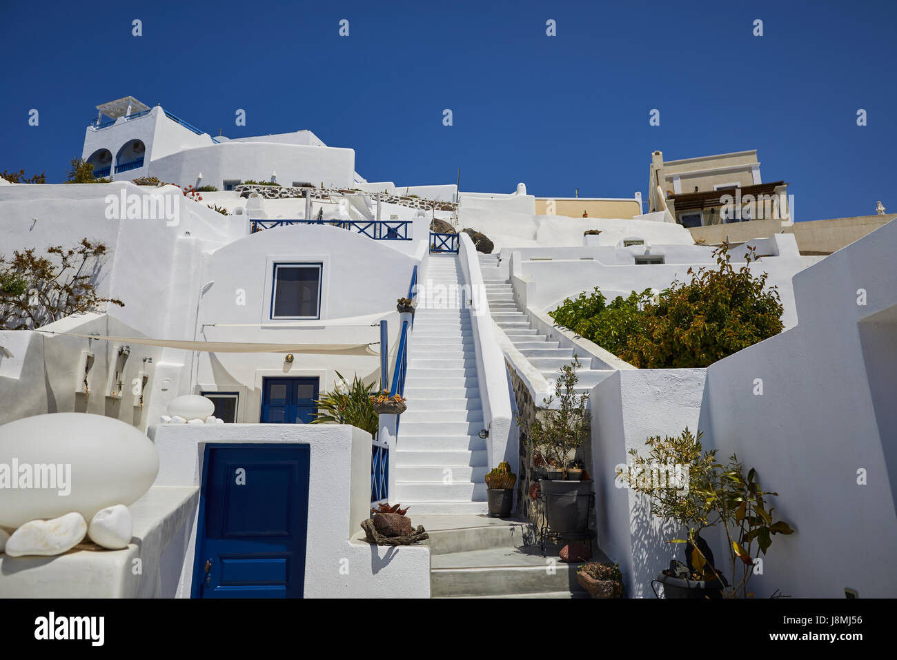 Vulkanische griechische Insel Santorin eine der Kykladen im Ägäischen Meer. Fira, die Hauptstadt der Insel Stockfoto