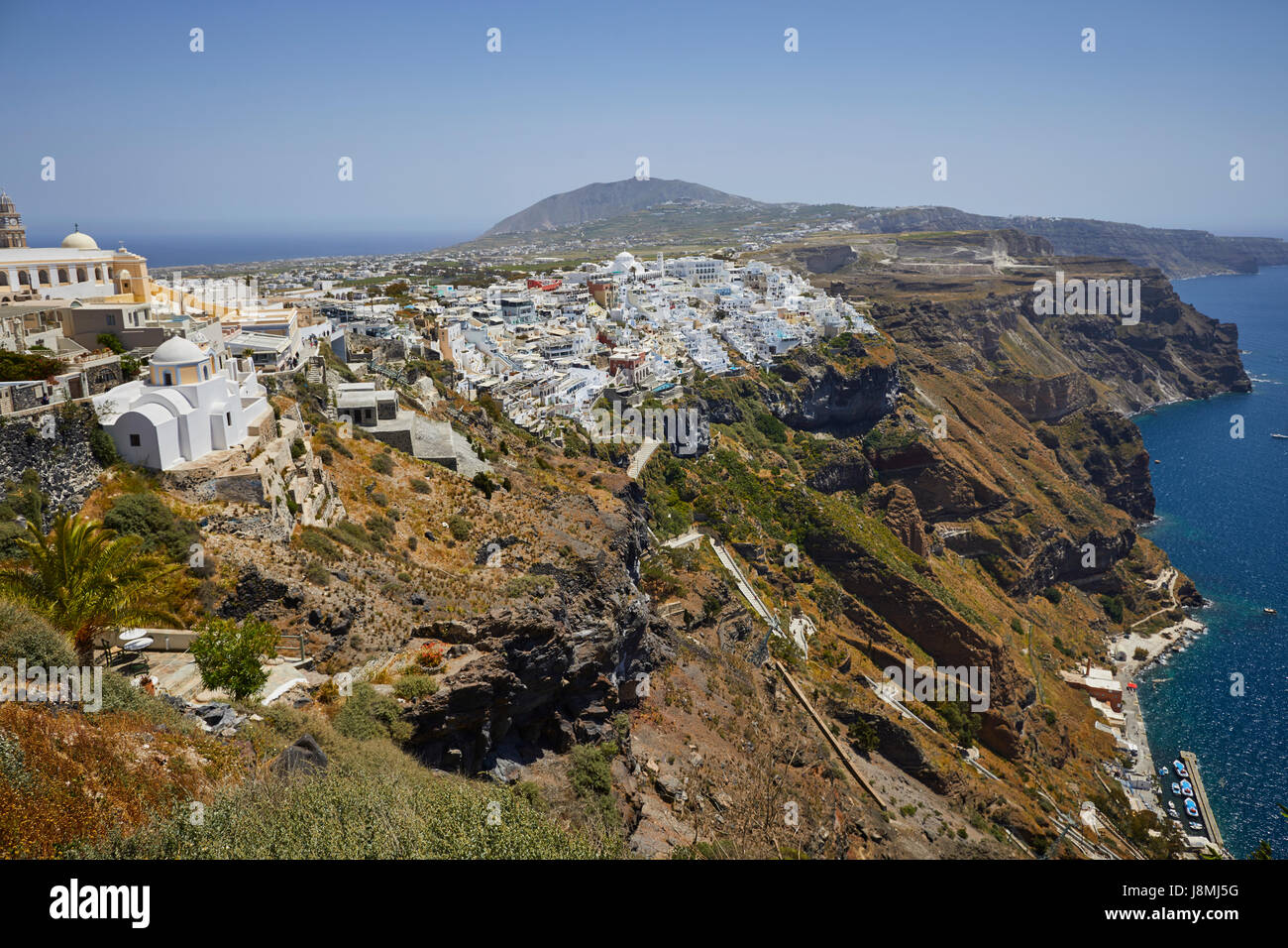 Vulkanische griechische Insel Santorin eine der Kykladen im Ägäischen Meer. Fira, die Hauptstadt der Insel Stockfoto