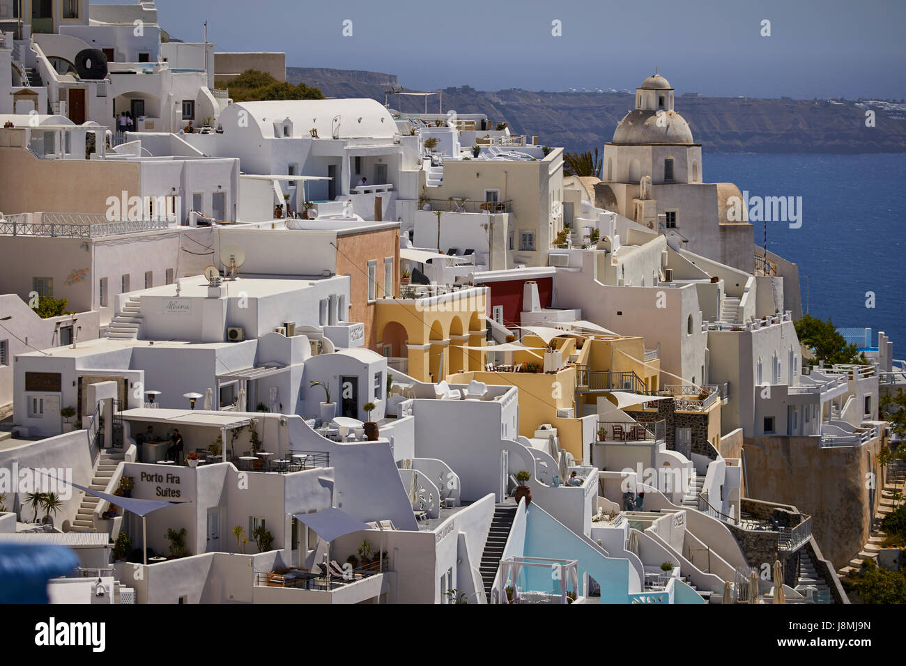 Vulkanische griechische Insel Santorin eine der Kykladen im Ägäischen Meer. Fira, die Hauptstadt der Insel Stockfoto