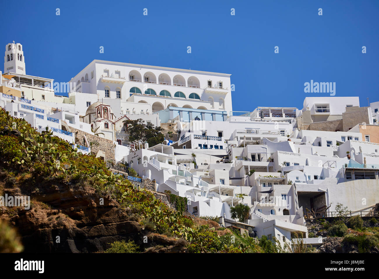 Vulkanische griechische Insel Santorin eine der Kykladen im Ägäischen Meer. Fira, die Hauptstadt der Insel Stockfoto