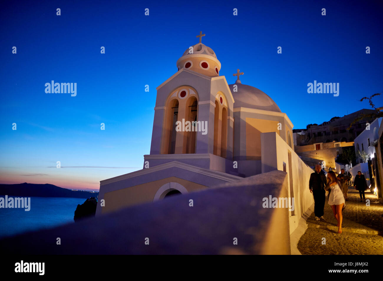 Vulkanische griechische Insel Santorin eine der Kykladen im Ägäischen Meer. Fira Stadtbild Hauptstadt der Insel. Stockfoto