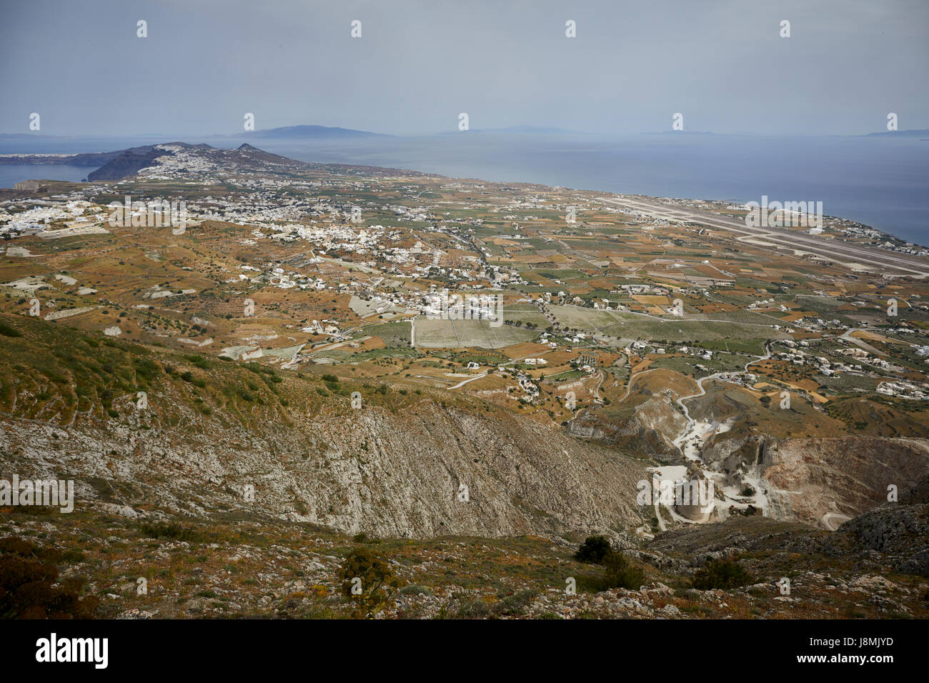 Vulkanische griechische Insel Santorin eine der Kykladen im Ägäischen Meer.   auf Platanimos, Bergspitze Stockfoto