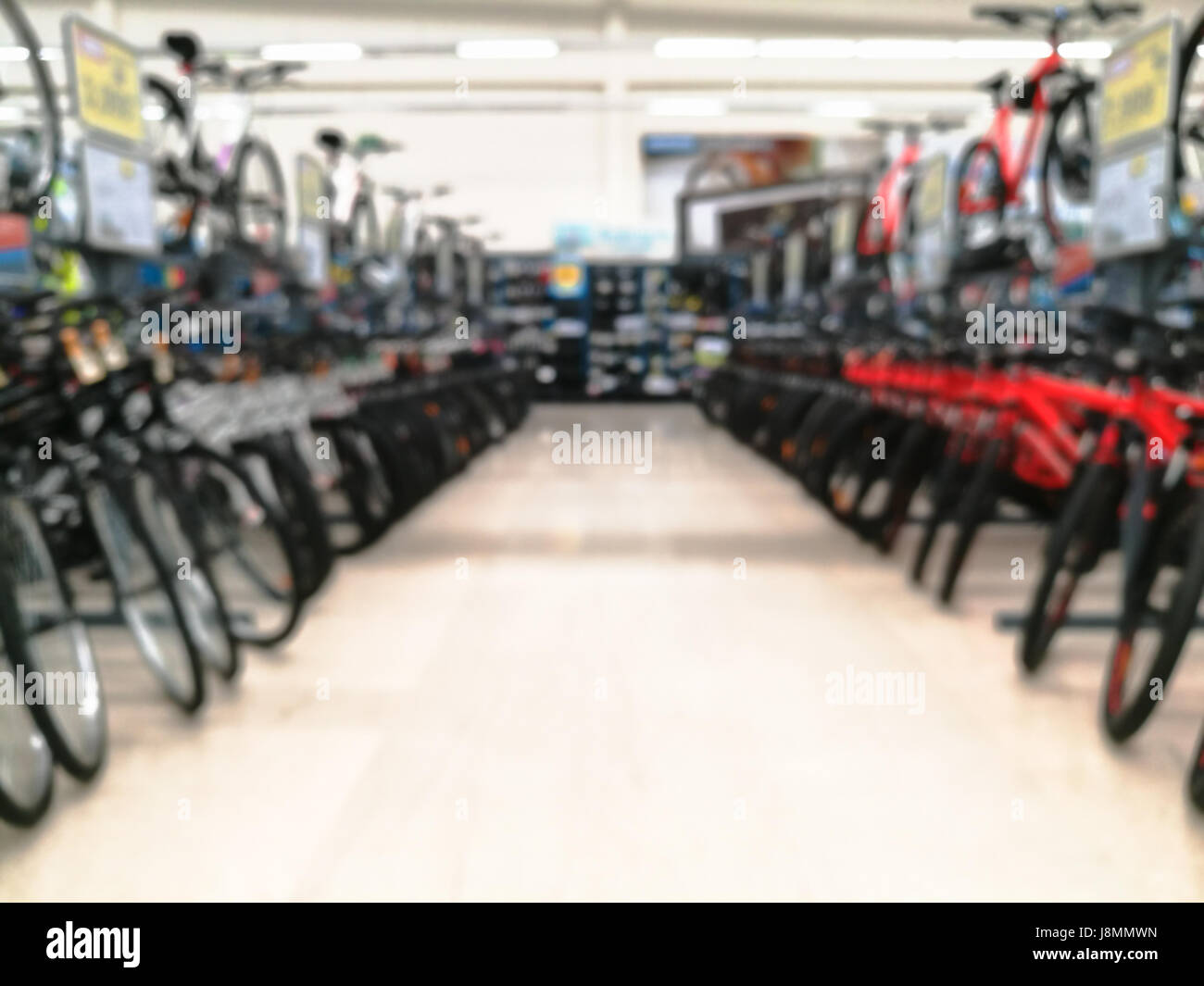 Decathlon store bike -Fotos und -Bildmaterial in hoher Auflösung – Alamy