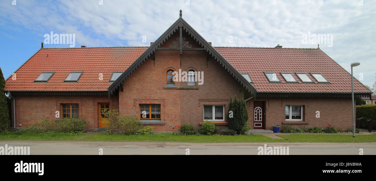 Doppelhaushälfte Haus als Denkmal in Deutschland aufgeführt. Stockfoto