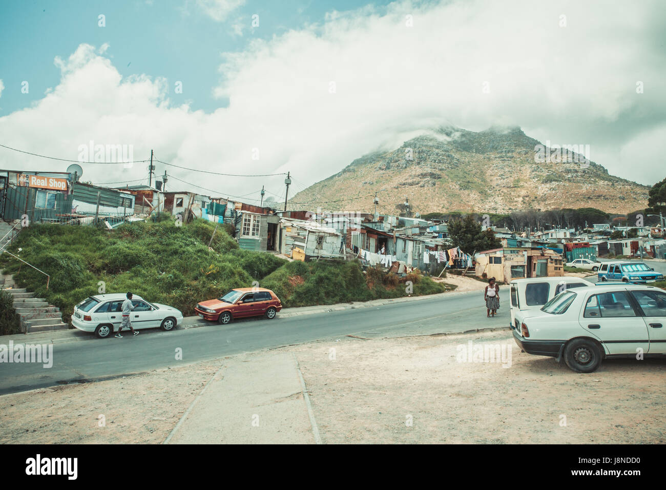 Südafrika - 30. Januar 2015: Rundgang durch die Imizamu Yethu Township Houtbay in der Nähe von Kapstadt Stockfoto