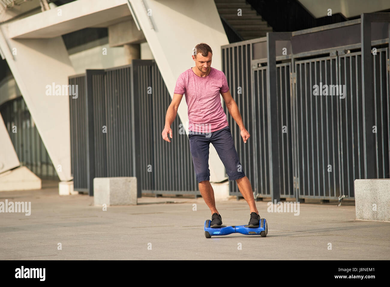 Mann Reiten Hoverboard. Stockfoto
