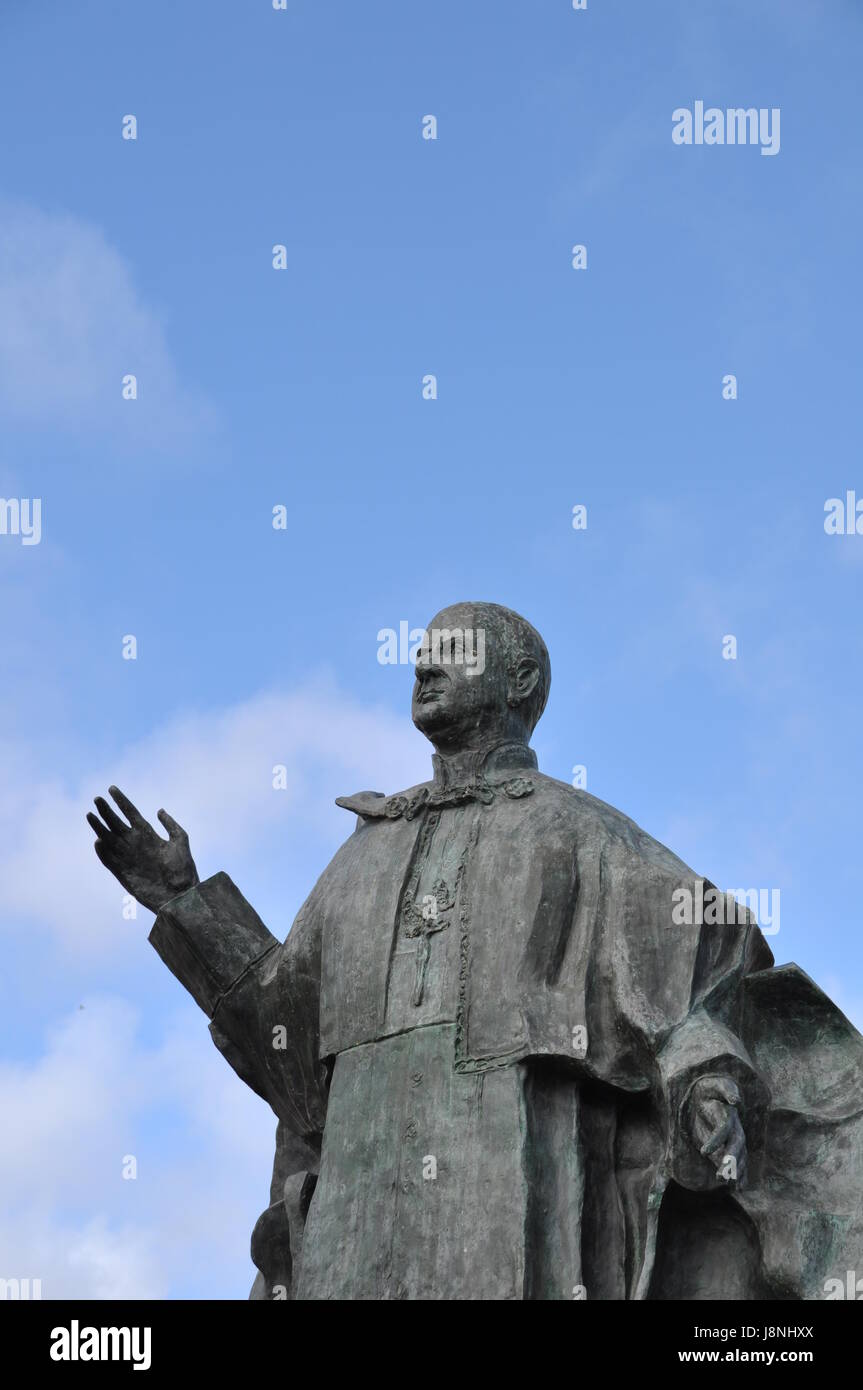 Statue, Papst, Portugal, Paul, John, Bronze, blau, Religion, religiöse, glauben, Stockfoto