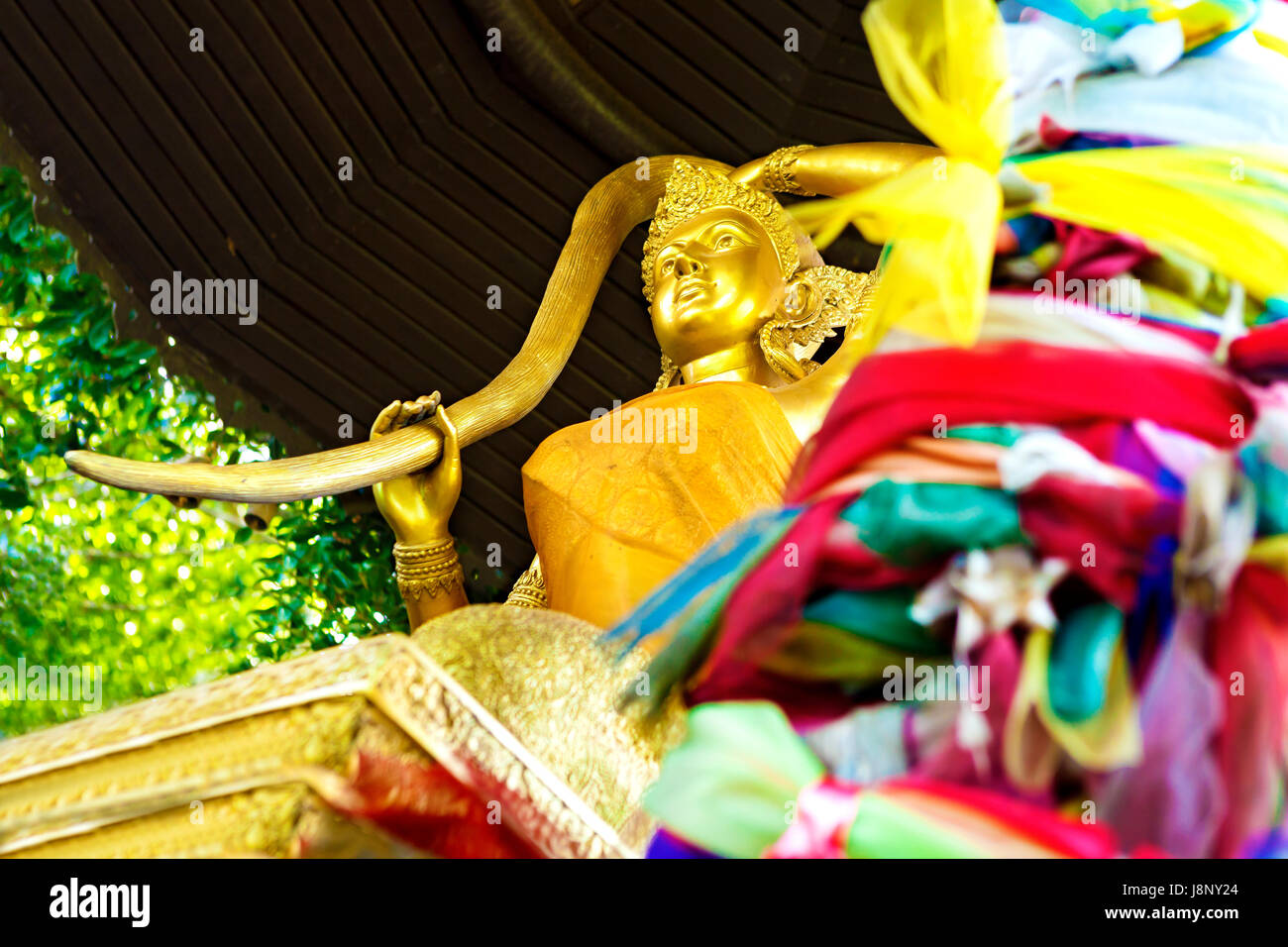 Asiatische Reise. Buddhistische Religion. Frau-Statue Stockfoto