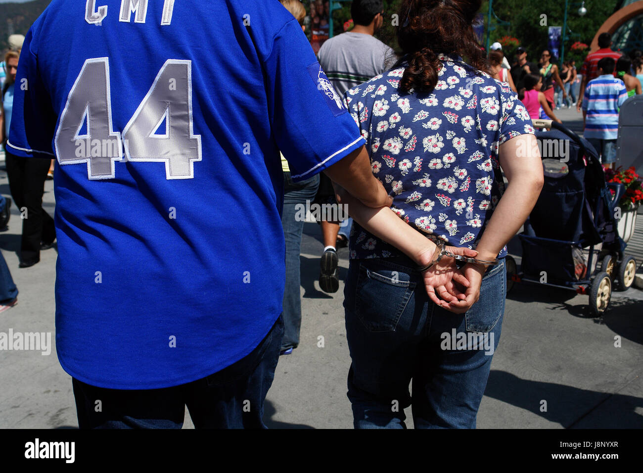 Gefangene frau in ketten Fotos und Bildmaterial in hoher Auflösung
