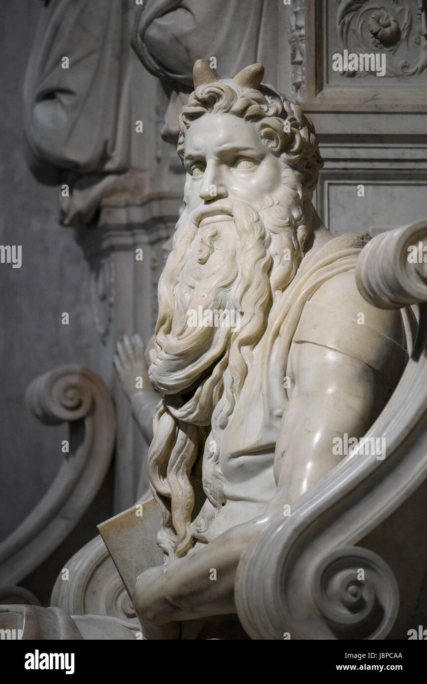 Rom. Italien. Skulptur von Moses auf dem Grab von Papst Julius II, ca. 1513-1516, von Michelangelo Buonarroti, Basilica di San Pietro in Vincoli. Stockfoto