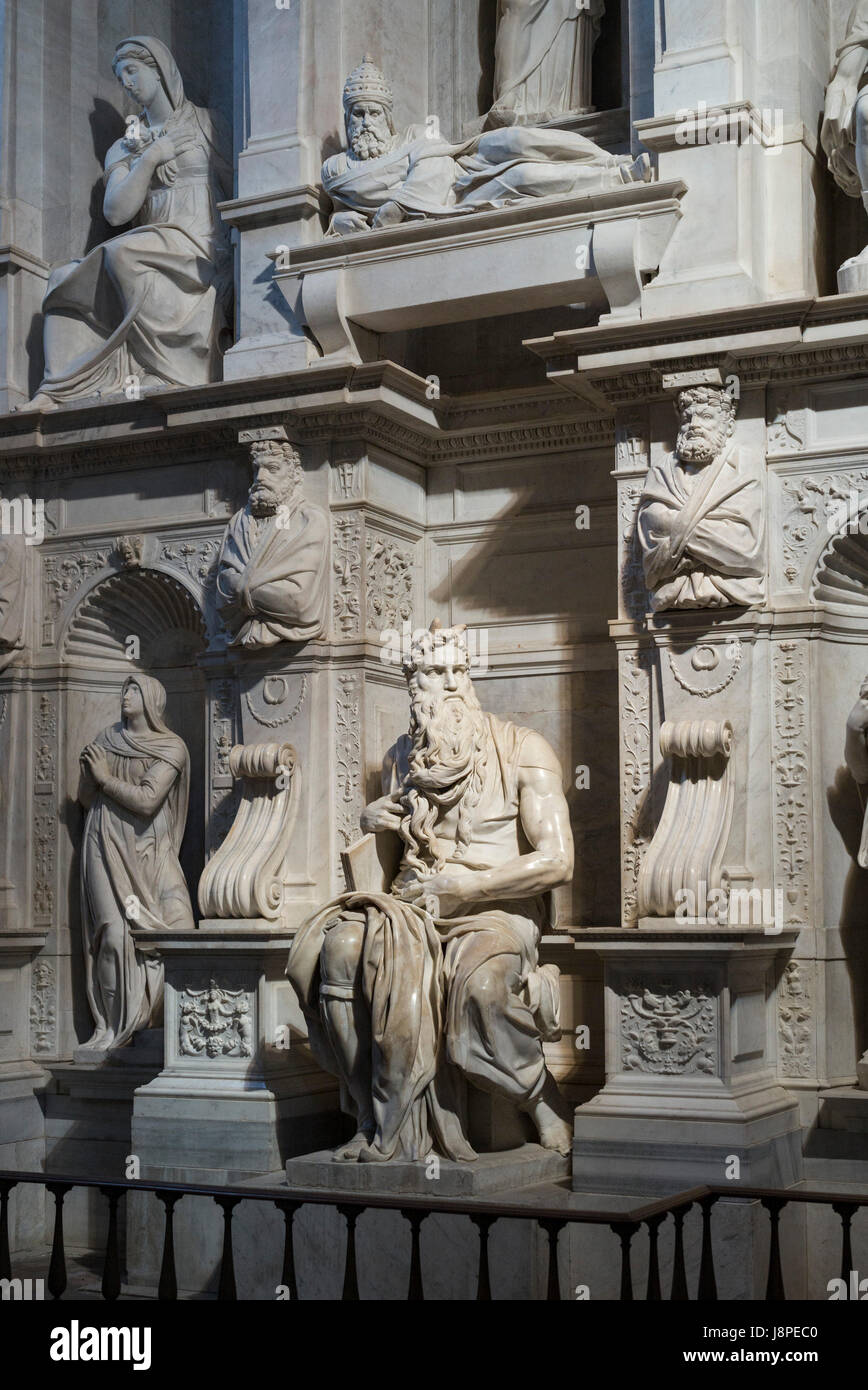 Rom. Italien. Grab des Papstes Julius II, ca. 1505-1545, von Michelangelo, Raffaello da Montelupo und Assistenten, Basilica di San Pietro in Vincoli. Stockfoto