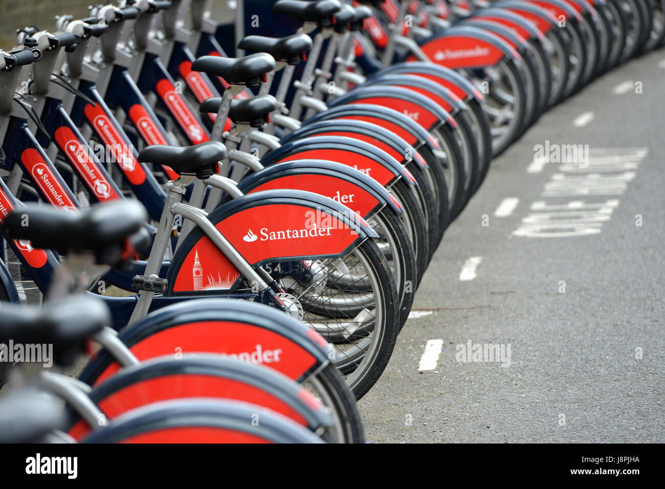 Santander-Zyklen oder Boros Bikes, in Oval, London Stockfoto