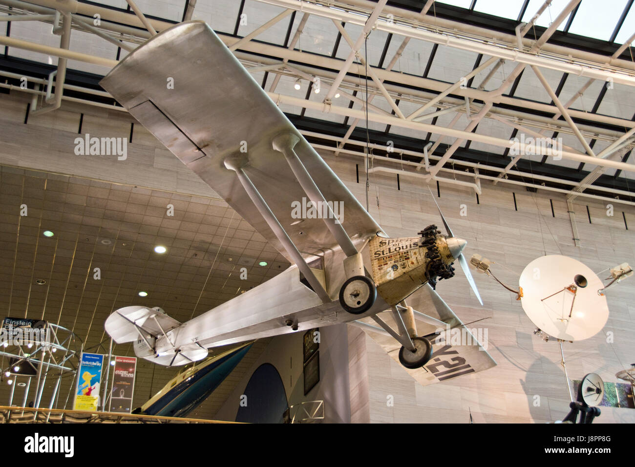 Lindberghs Spirit of St. Louis, das erste Flugzeug aus den USA nach Europa nonstop im Jahre 1927, der NAT Air & Space Museum, Washington, DC fliegen. Stockfoto