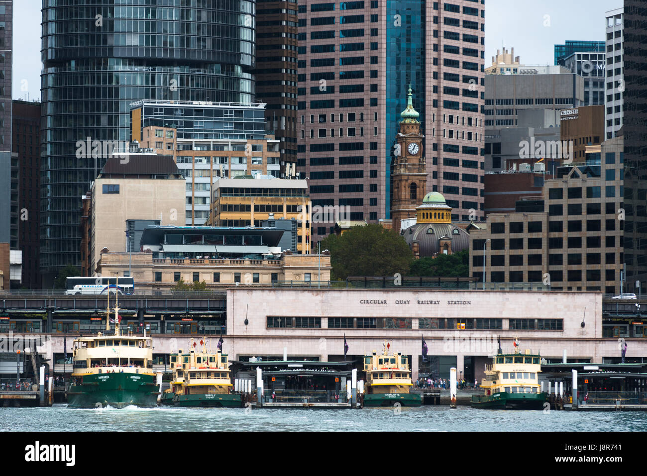 Sydney Fähren Kreuzfahrten in Circular Quay. Sydney, New South Wales, Australien. Stockfoto