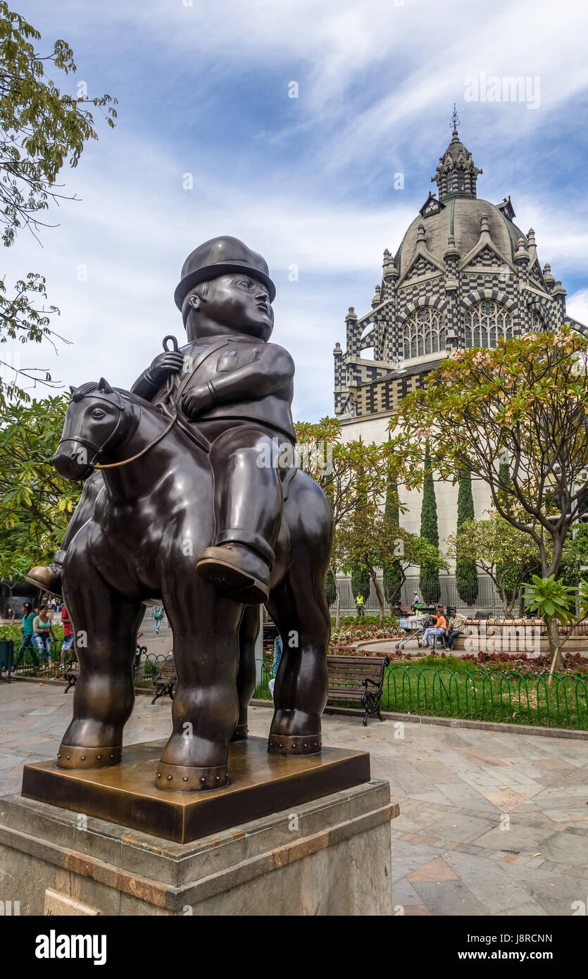 Mann auf einem Pferd Statue an Botero Square Botero Square - Medellin, Antioquia, Kolumbien Stockfoto