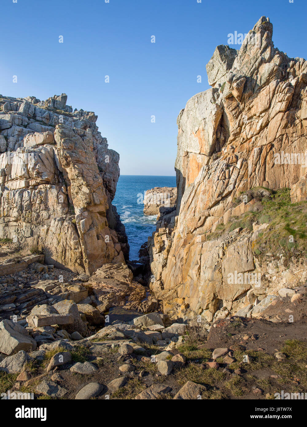 Gouffre de Plougrescant in der nordwestlichen Bretagne, Frankreich Stockfoto