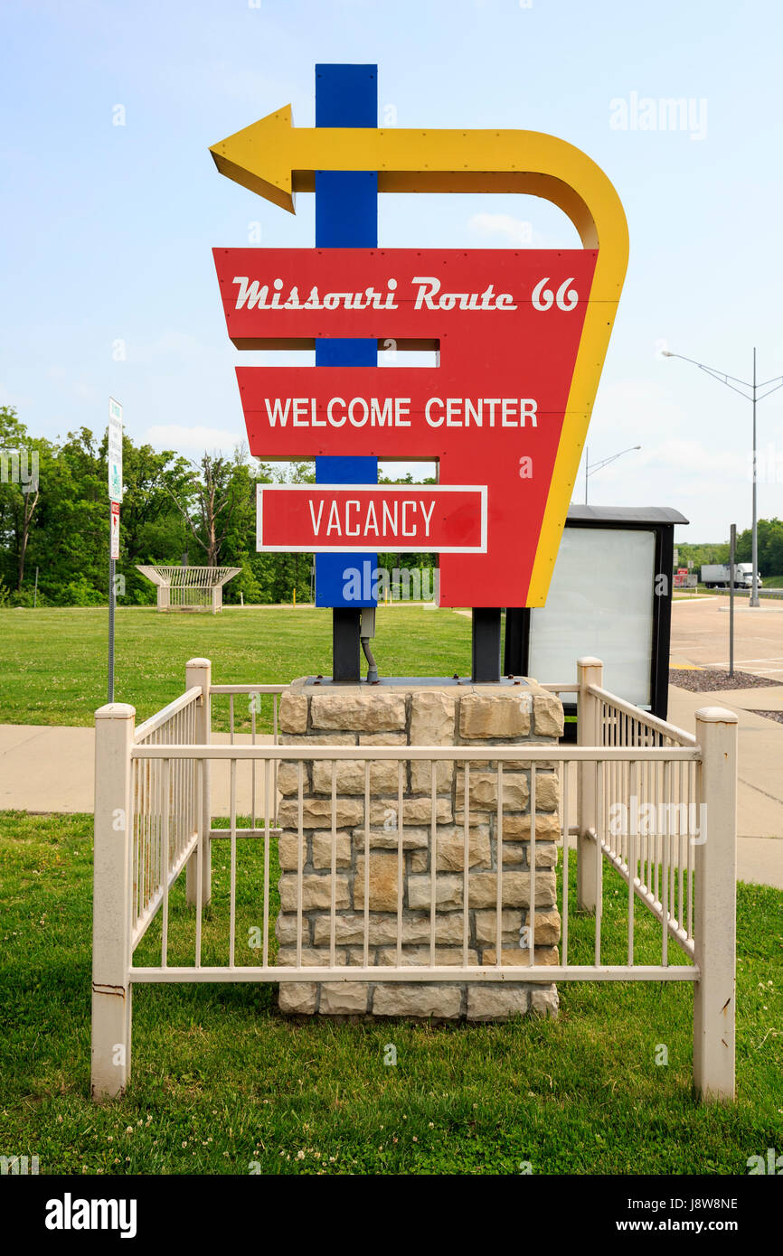 Melden Sie sich für eine Rast entlang I44 in Missouri, konzipiert als Nachbau des Motel Anzeichen entlang der historischen Route 66, in der Nähe von Conway, Missouri. Stockfoto