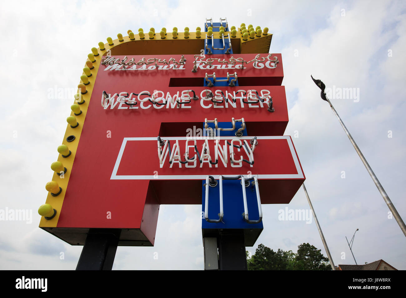Melden Sie sich für eine Rast entlang I44 in Missouri, konzipiert als Nachbau des Motel Anzeichen entlang der historischen Route 66, in der Nähe von Conway, Missouri. Stockfoto