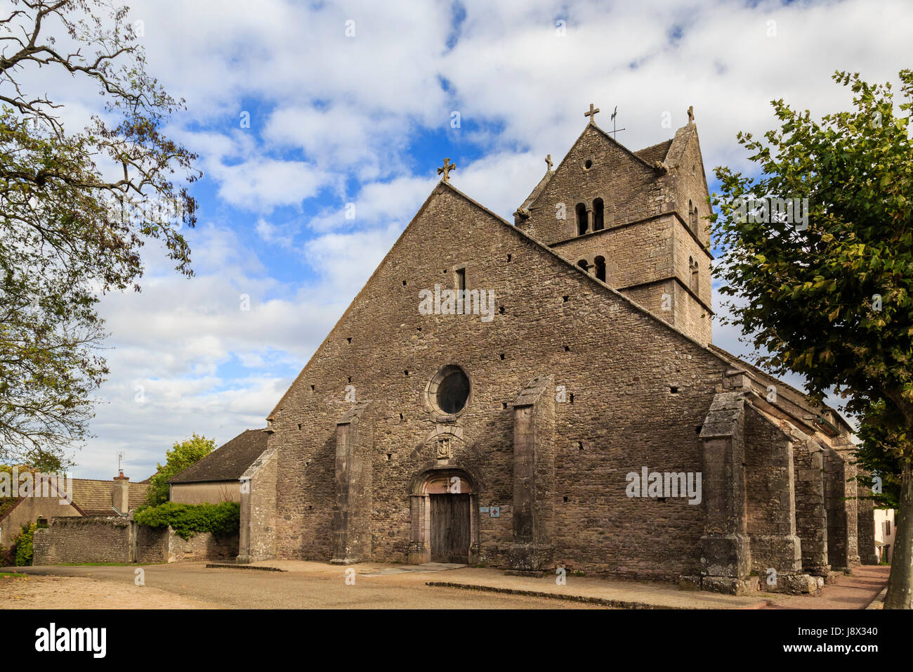 Frankreich, Saone et Loire, Mercurey, berührt Weiler, Kirche Stockfoto