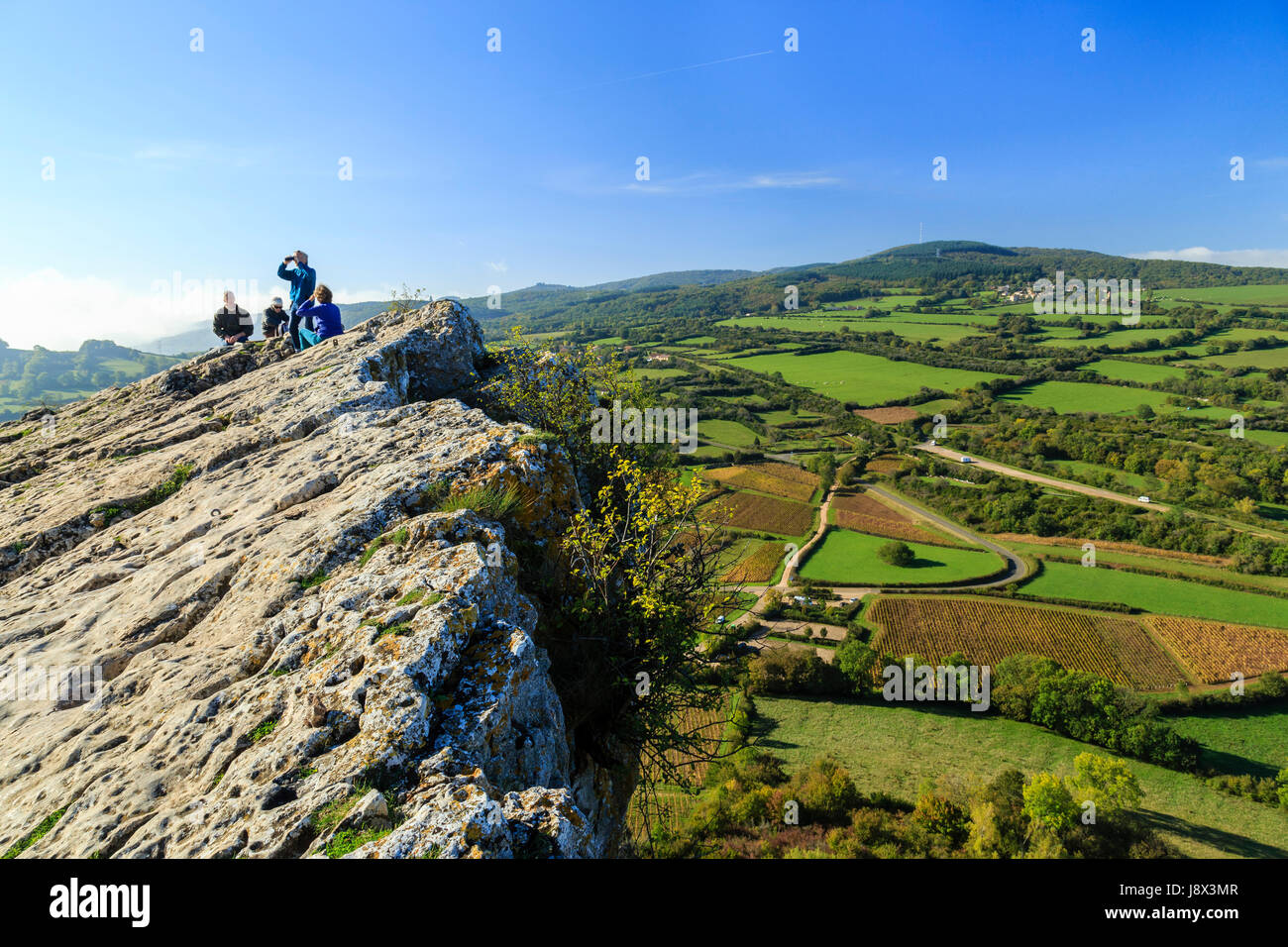 Frankreich, Saone-et-Loire, Pouilly Solutre, Ansicht von der Oberseite der Solutre Rock Stockfoto