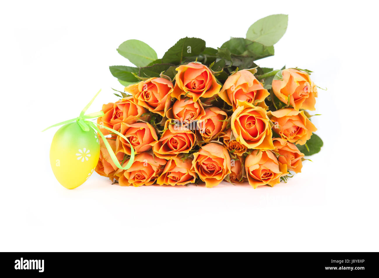 Rose Bouquet mit Osterei Stockfoto