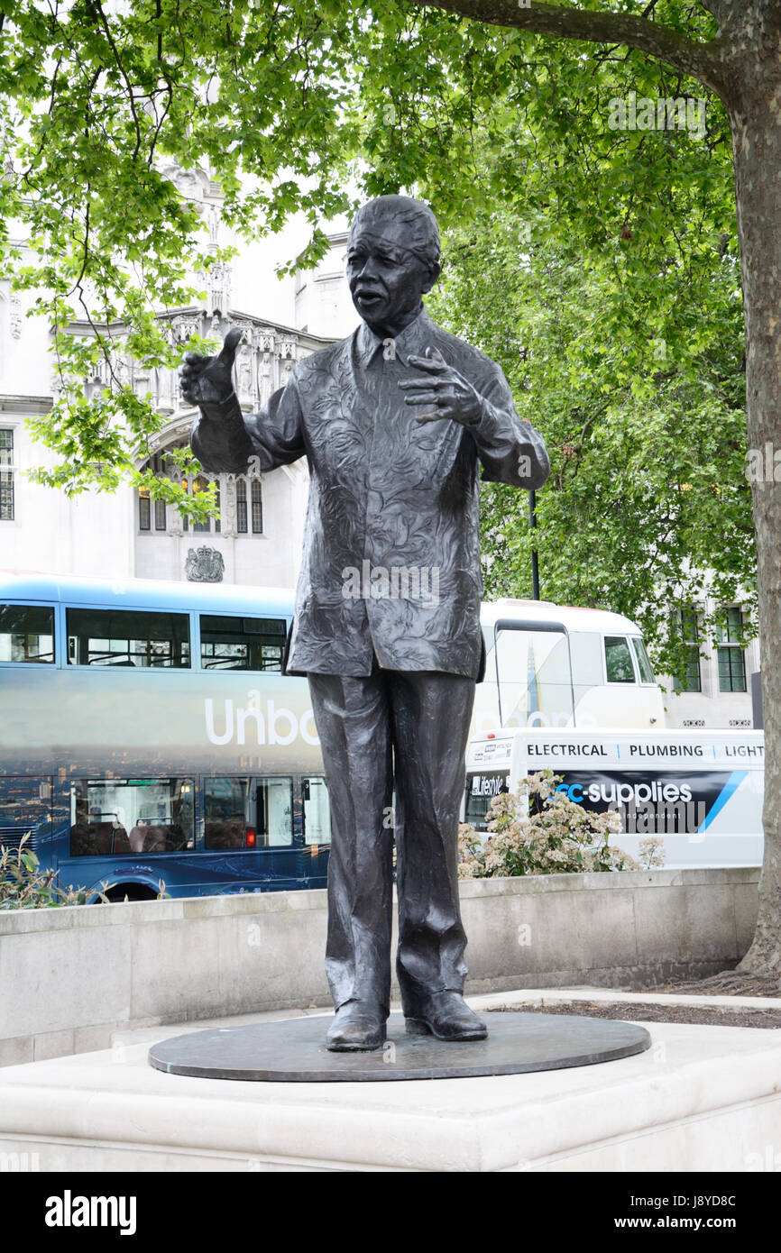 Statue von Nelson Mandela. Parliament Square, London Stockfotografie