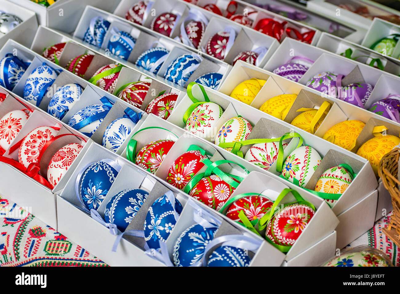 Osterei - Handarbeit bemalt mit Naturfarben - Volkskunst Stockfoto