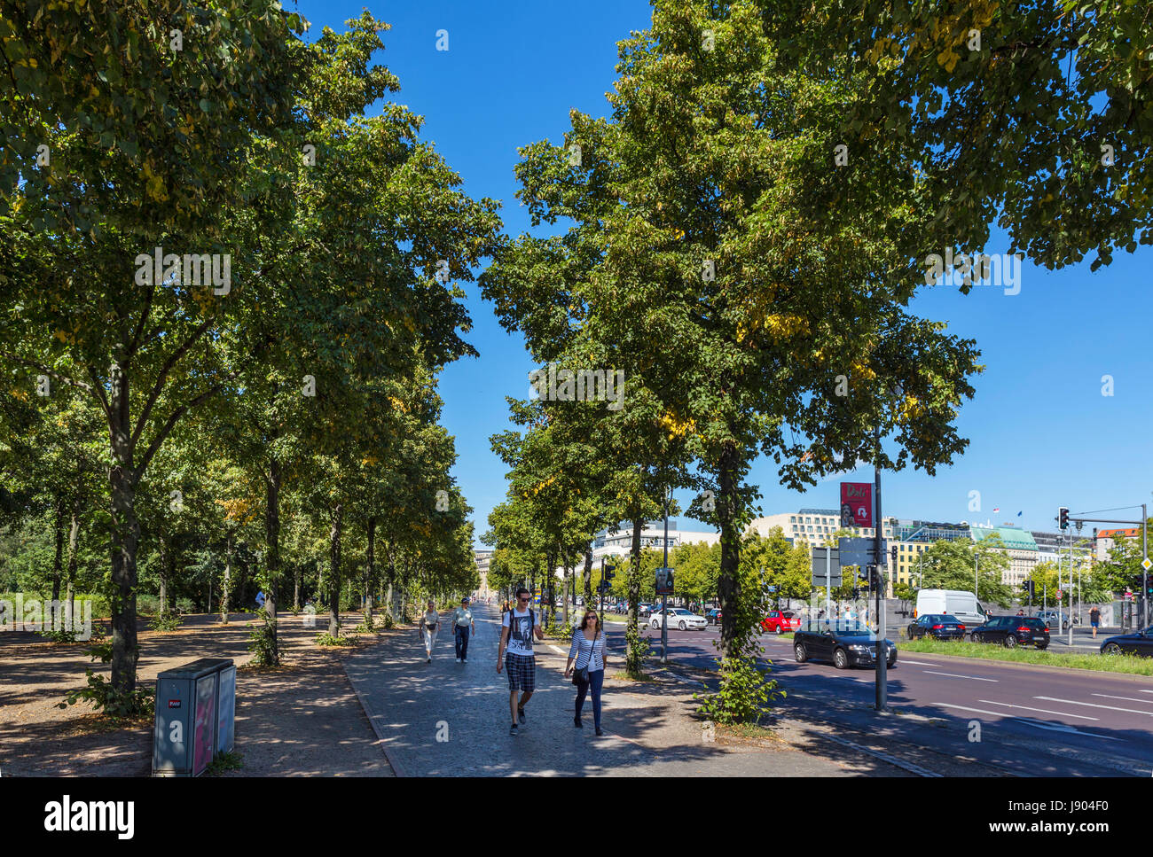 Ebertstraße entlang dem Rand des Tiergartens, Berlin, Deutschland Stockfoto